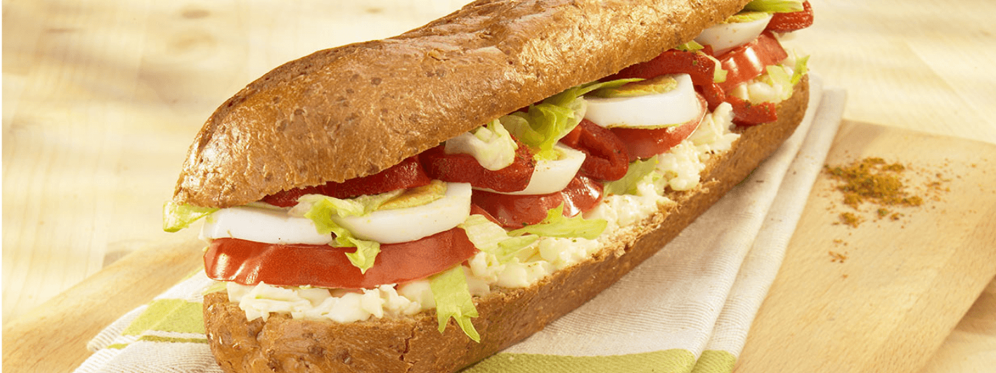 Vegetarische sandwich met zonnige groenten en Maredsous® Dubbelroom Smeerkaas