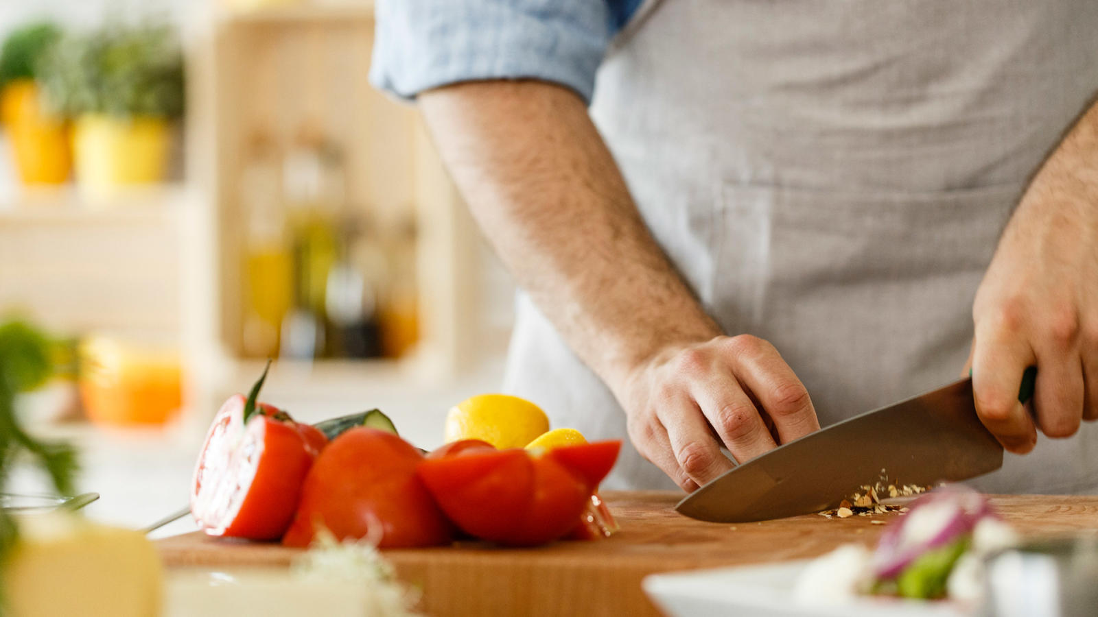 Zoals een keukenhulp : 7 tips om te snijden en schillen